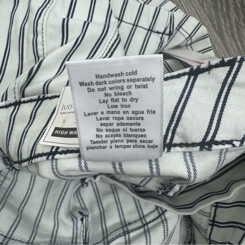 JUDY BLUE Striped High-Waisted Blue Women's Shorts Size 1X - Picture 8 of 13